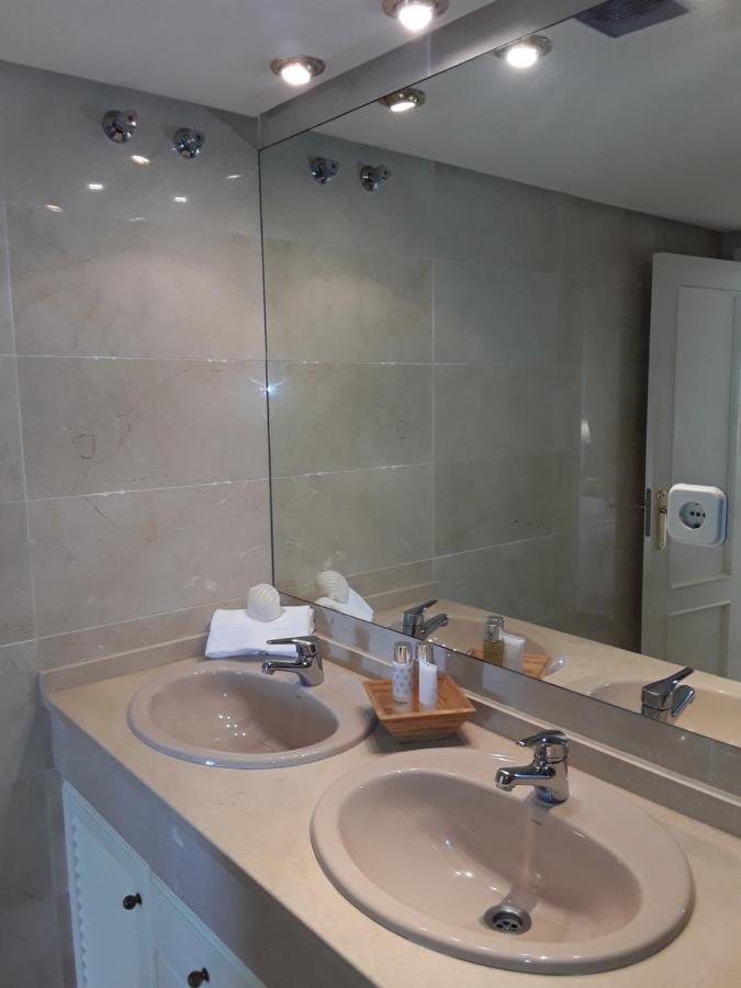 Beachfront Neptuno I, Complex,Views,Pool,Garden, Elviria มาร์เบยา ภายนอก รูปภาพ