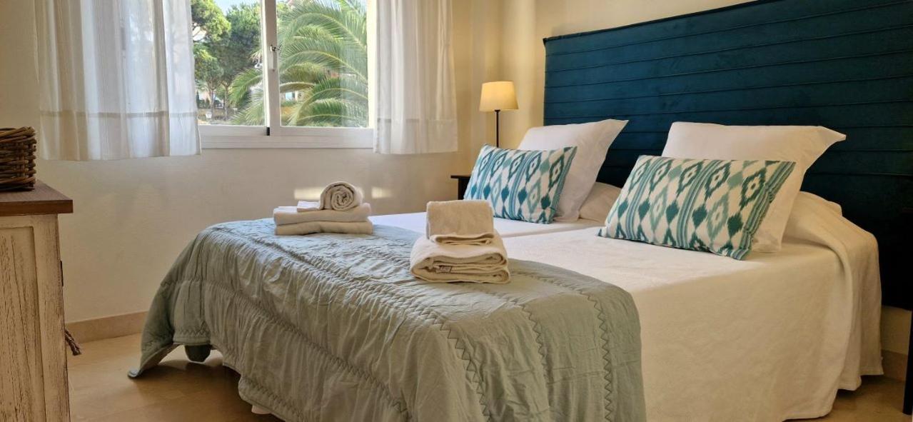 Beachfront Neptuno I, Complex,Views,Pool,Garden, Elviria มาร์เบยา ภายนอก รูปภาพ