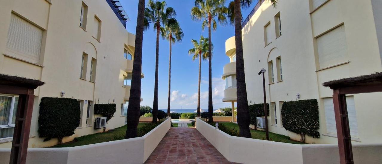 Beachfront Neptuno I, Complex,Views,Pool,Garden, Elviria มาร์เบยา ภายนอก รูปภาพ