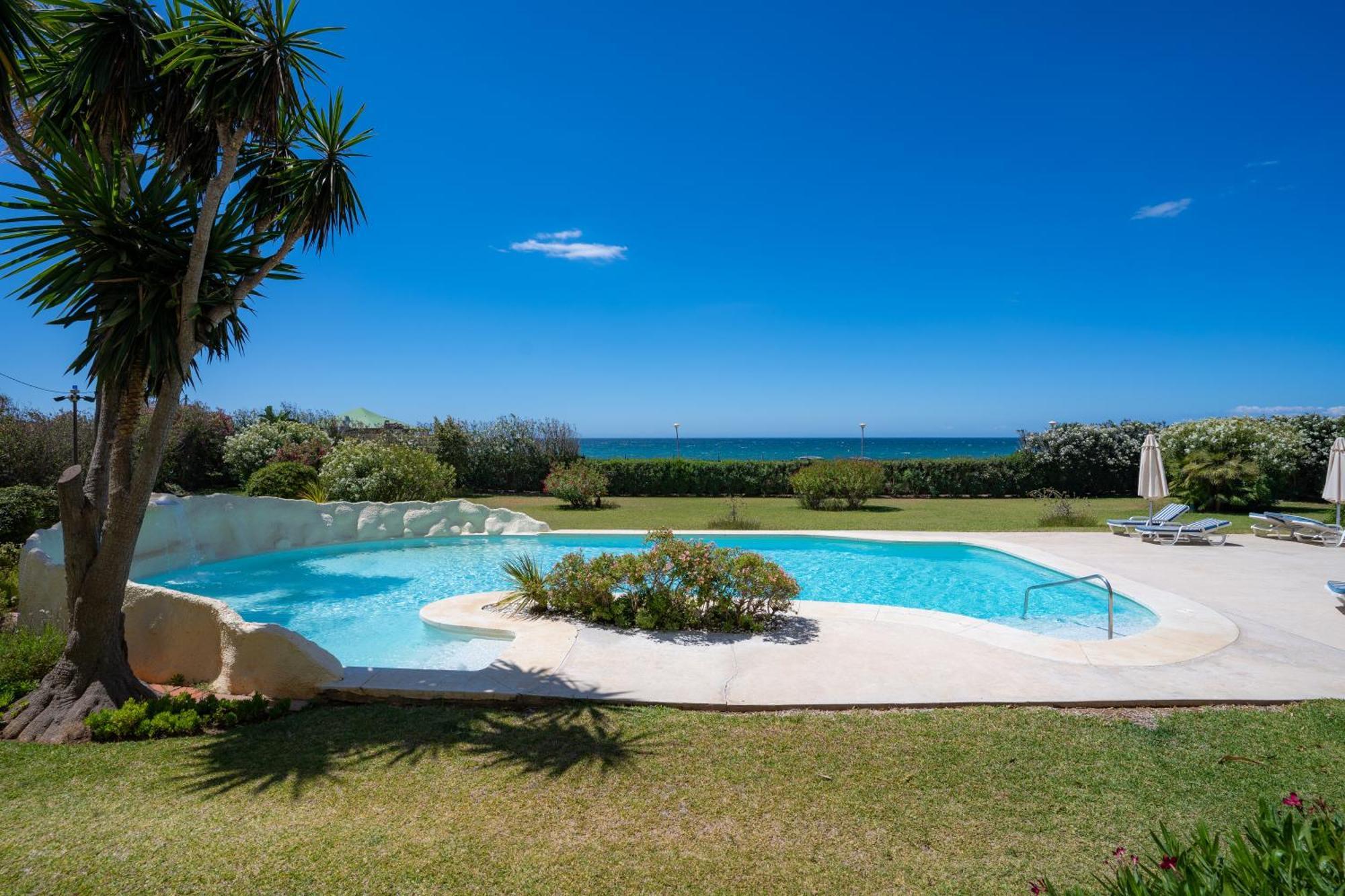 Beachfront Neptuno I, Complex,Views,Pool,Garden, Elviria มาร์เบยา ภายนอก รูปภาพ